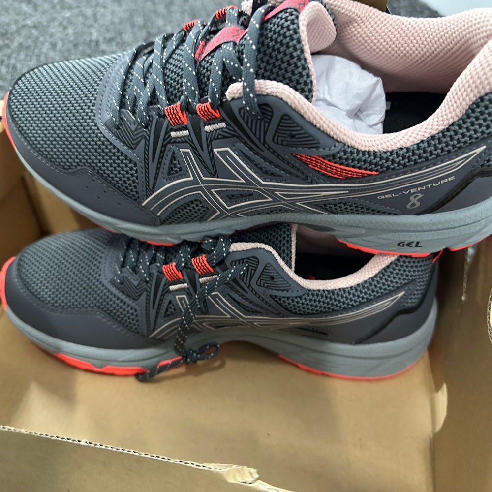 ASICS GEL VENTURE 8 women’s shoes size 9 NEW IN BOX